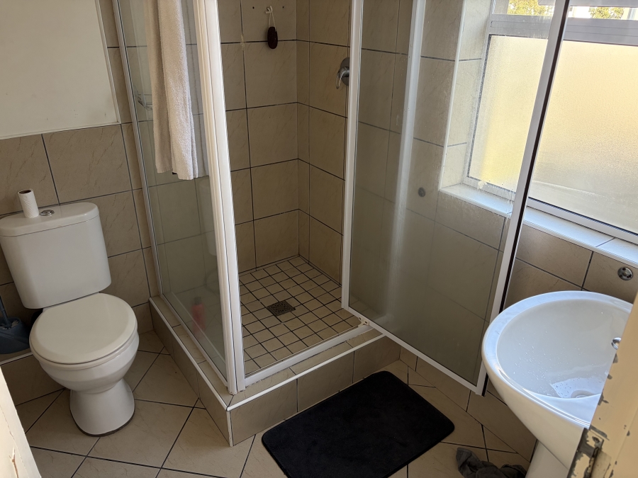 To Let 2 Bedroom Property for Rent in Buh Rein Estate Western Cape